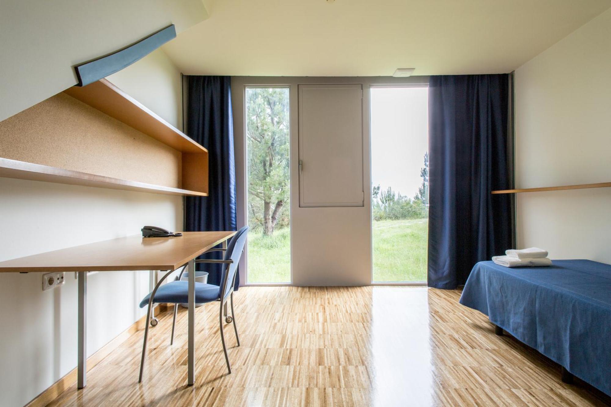 Residencia Universitaria Resa O Castro Vigo Eksteriør billede